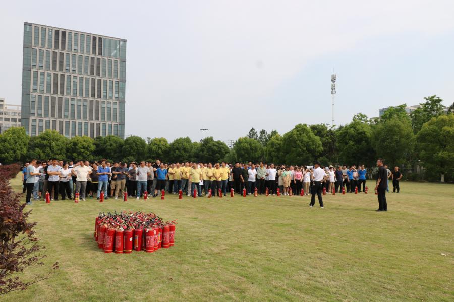 2025年太阳成集团tyc33455cc海宁工厂消防演习 (12).jpg