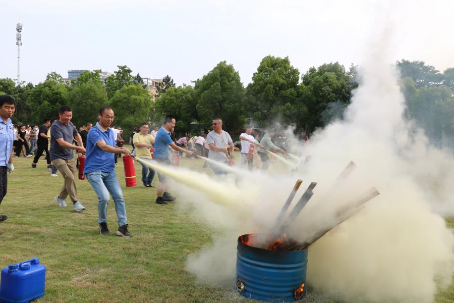 2025年太阳成集团tyc33455cc海宁工厂消防演习 (19).jpg